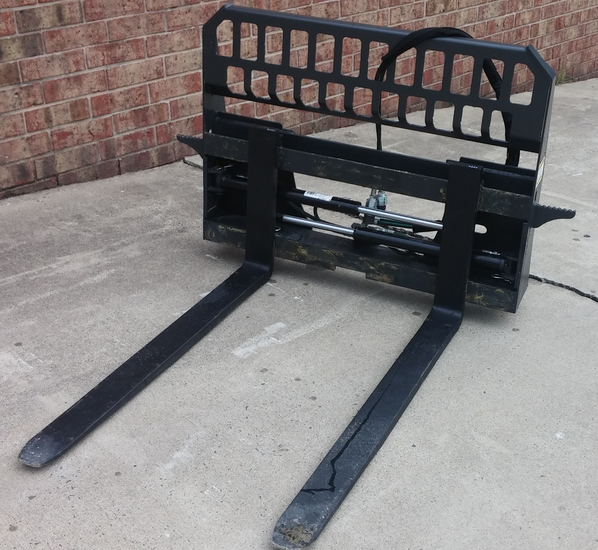Hyd Pallet Forks 3.jpg